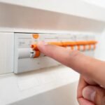 Elektrik panosunda boş sigorta yeri yoksa kontrol