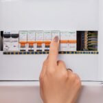 Elektrik panosundaki sigortalar ve ev elektrik panosu